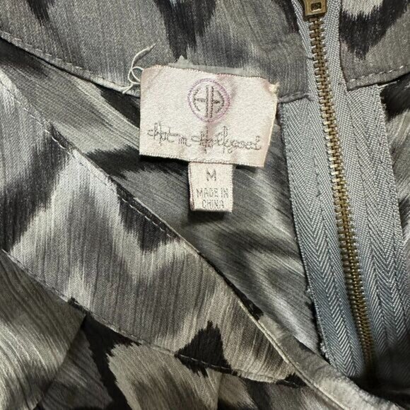 Hot in Hollywood Women's Cold Shoulder Multi-Tiered Minidress Size M - Picture 3 of 4